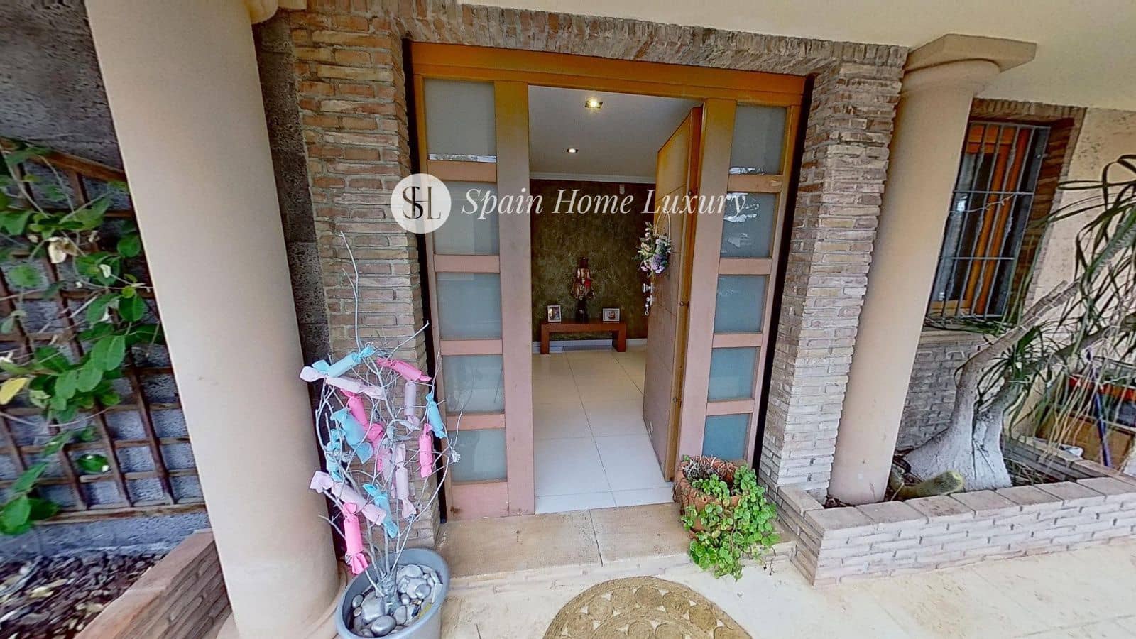 10 bedroom Villa for sale in Denia with pool - € 899,000 (Ref: 8534549)