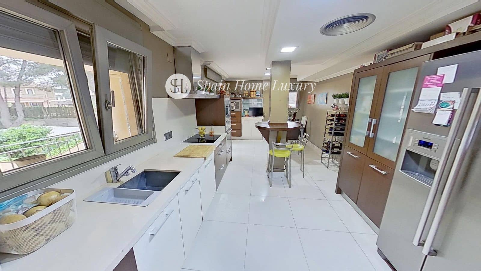 10 bedroom Villa for sale in Denia with pool - € 899,000 (Ref: 8534549)