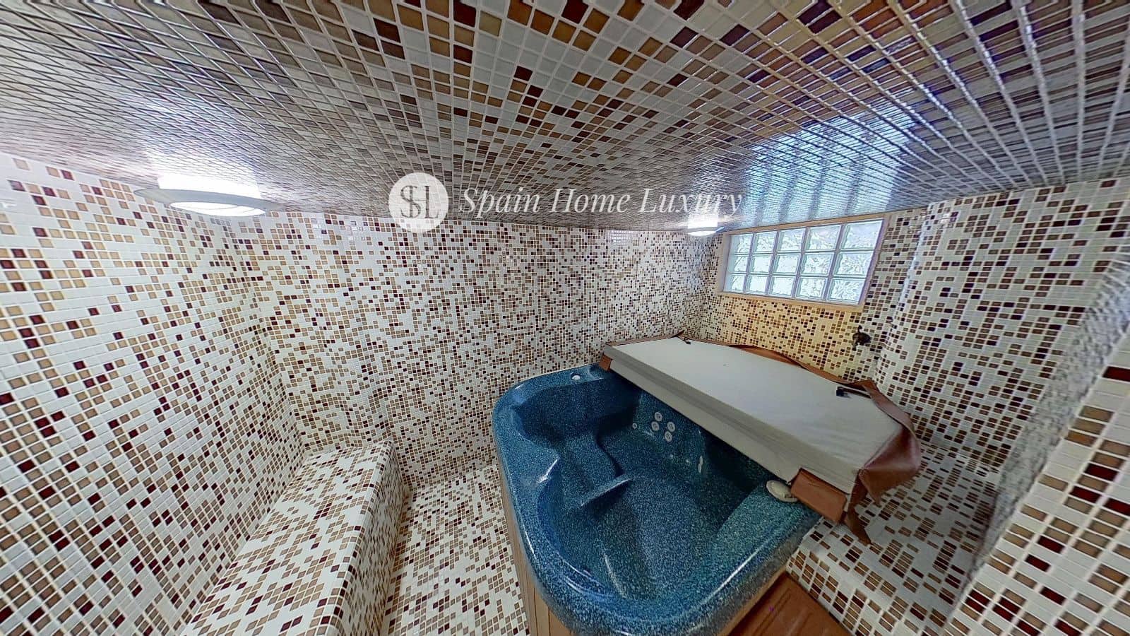 10 bedroom Villa for sale in Denia with pool - € 899,000 (Ref: 8534549)