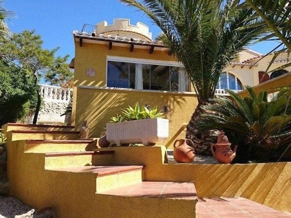 5 bedroom Villa for sale in Cumbre del Sol with pool - € 585,000 (Ref: 8534554)