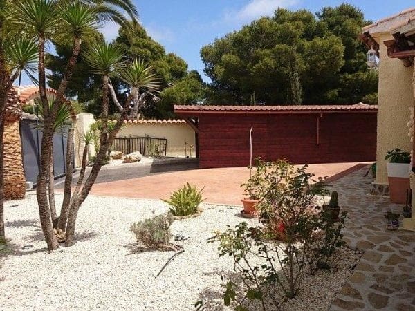 5 bedroom Villa for sale in Cumbre del Sol with pool - € 585,000 (Ref: 8534554)
