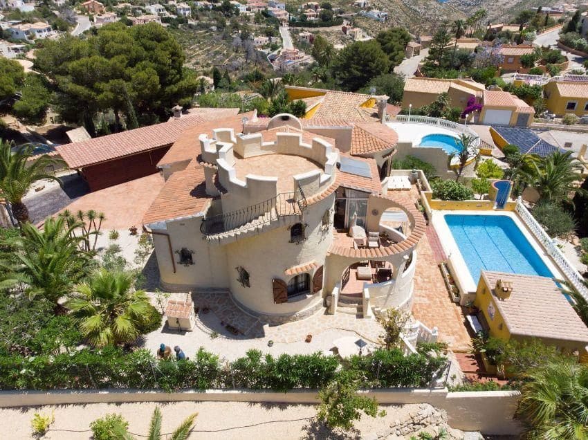 5 bedroom Villa for sale in Cumbre del Sol with pool - € 585,000 (Ref: 8534554)