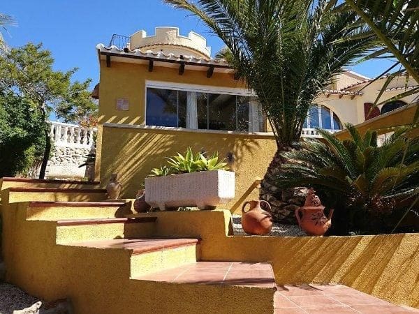 5 bedroom Villa for sale in Cumbre del Sol with pool - € 585,000 (Ref: 8534554)
