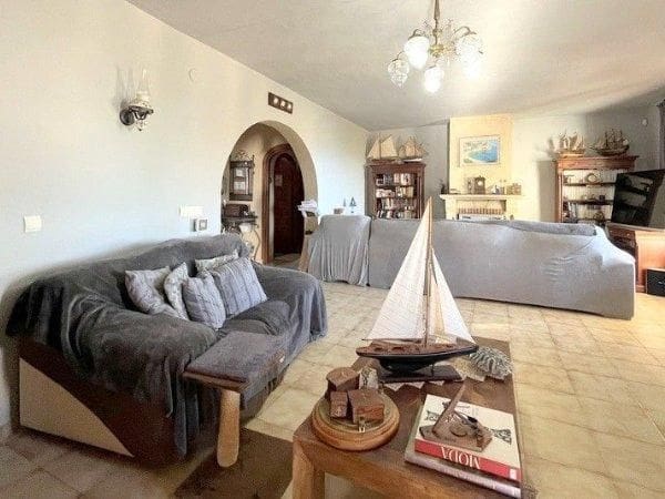 5 bedroom Villa for sale in Cumbre del Sol with pool - € 585,000 (Ref: 8534554)