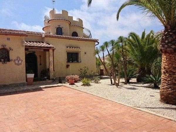 5 bedroom Villa for sale in Cumbre del Sol with pool - € 585,000 (Ref: 8534554)