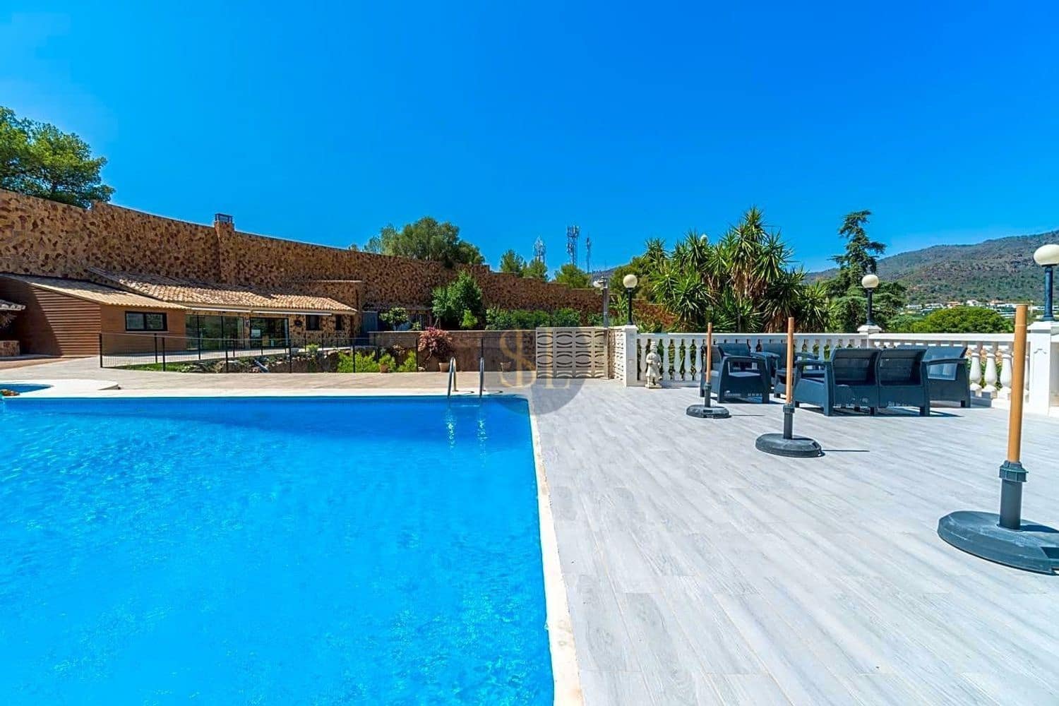 1 soverom Villa til salgs i Pucol med svømmebasseng garasje - € 1 900 000 (Ref: 8534576)