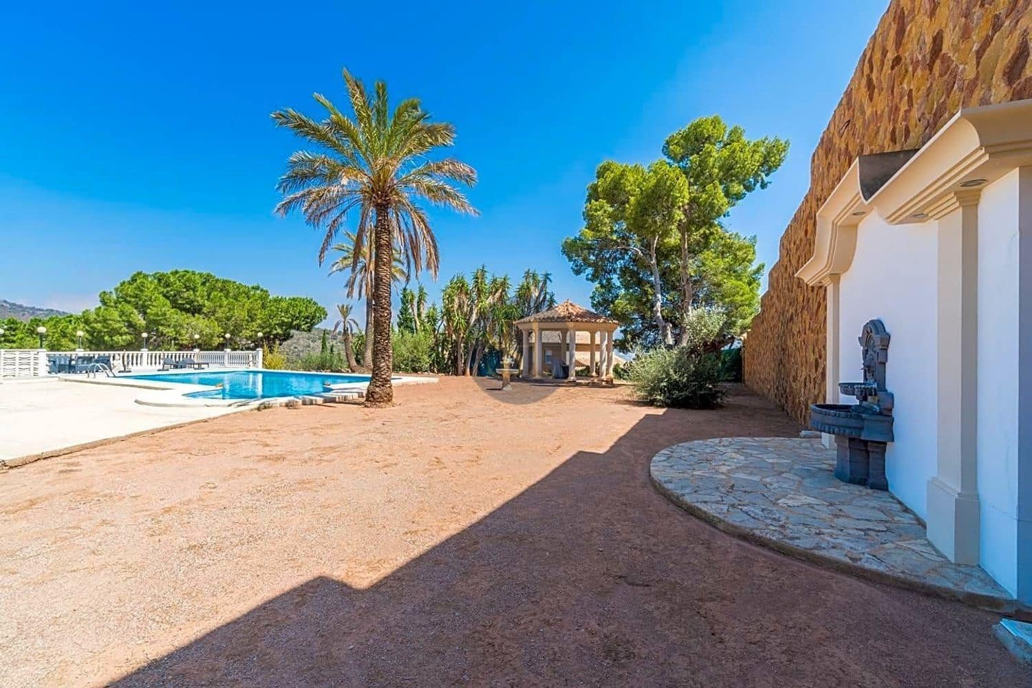 1 soverom Villa til salgs i Pucol med svømmebasseng garasje - € 1 900 000 (Ref: 8534576)