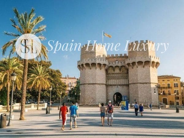 Restaurant/Bar til salg i La Seu, Valencia by - € 3.500.000 (Ref: 8543346)