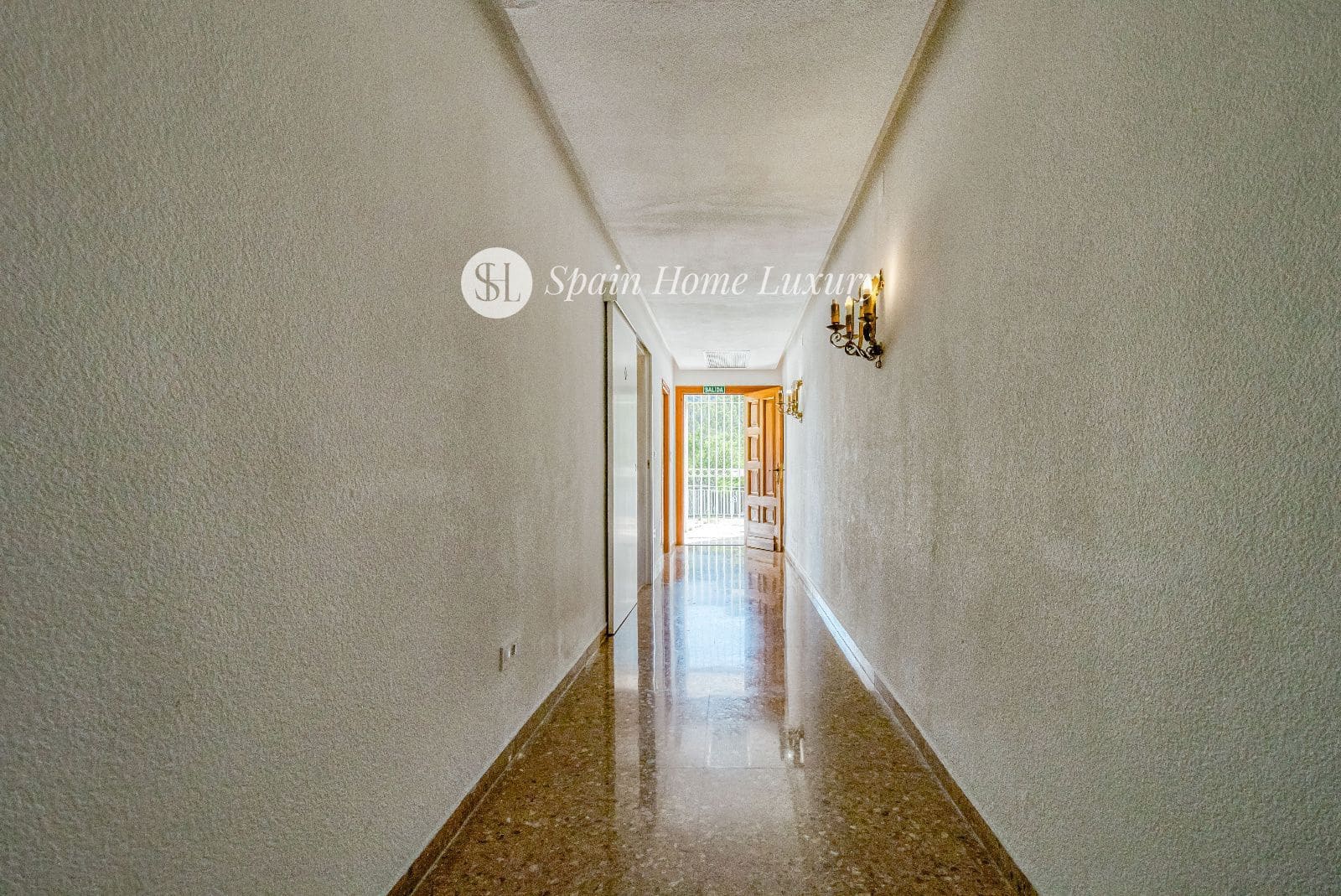 12 soveværelse Villa til salg i Favara med swimmingpool - € 5.000.000 (Ref: 8565471)