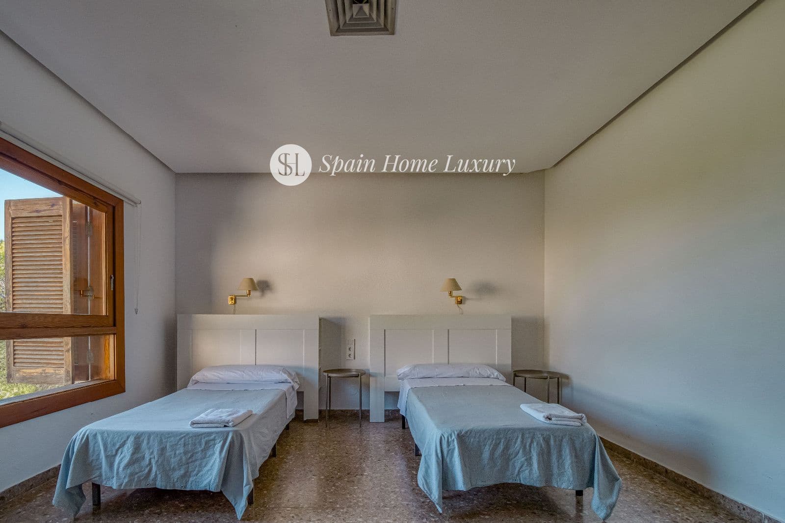 12 soveværelse Villa til salg i Favara med swimmingpool - € 5.000.000 (Ref: 8565471)