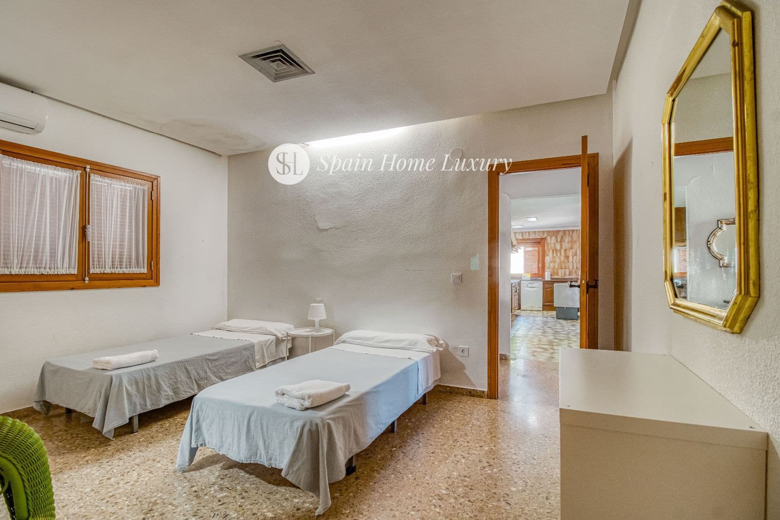 12 soveværelse Villa til salg i Favara med swimmingpool - € 5.000.000 (Ref: 8565471)