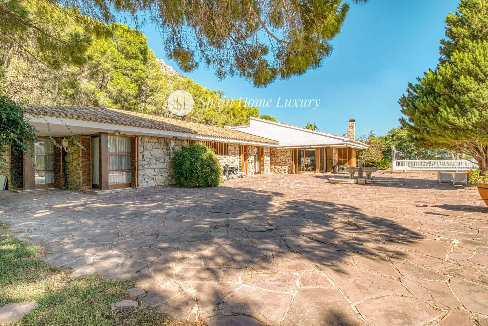 12 soveværelse Villa til salg i Favara med swimmingpool - € 5.000.000 (Ref: 8565471)