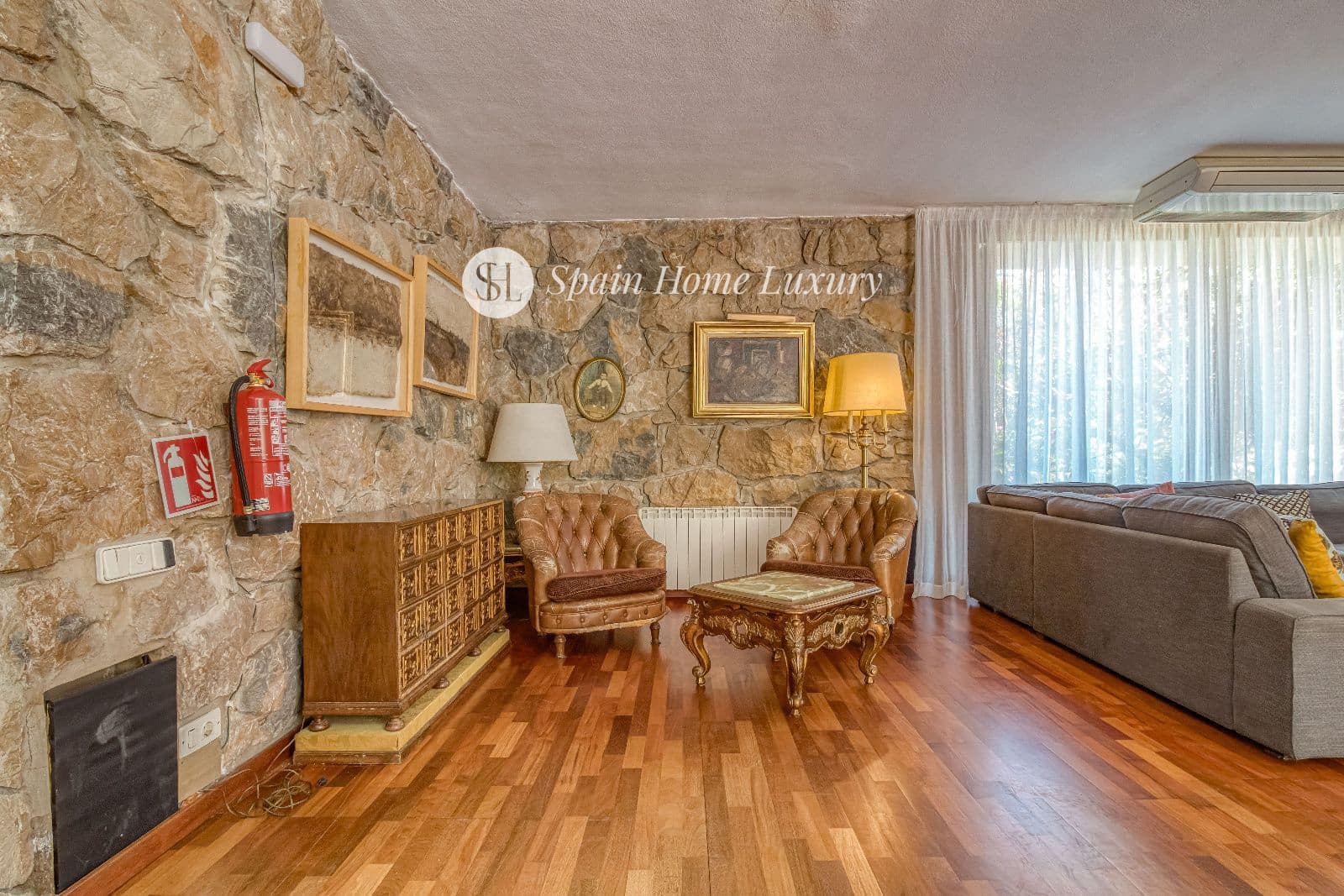 12 soveværelse Villa til salg i Favara med swimmingpool - € 5.000.000 (Ref: 8565471)