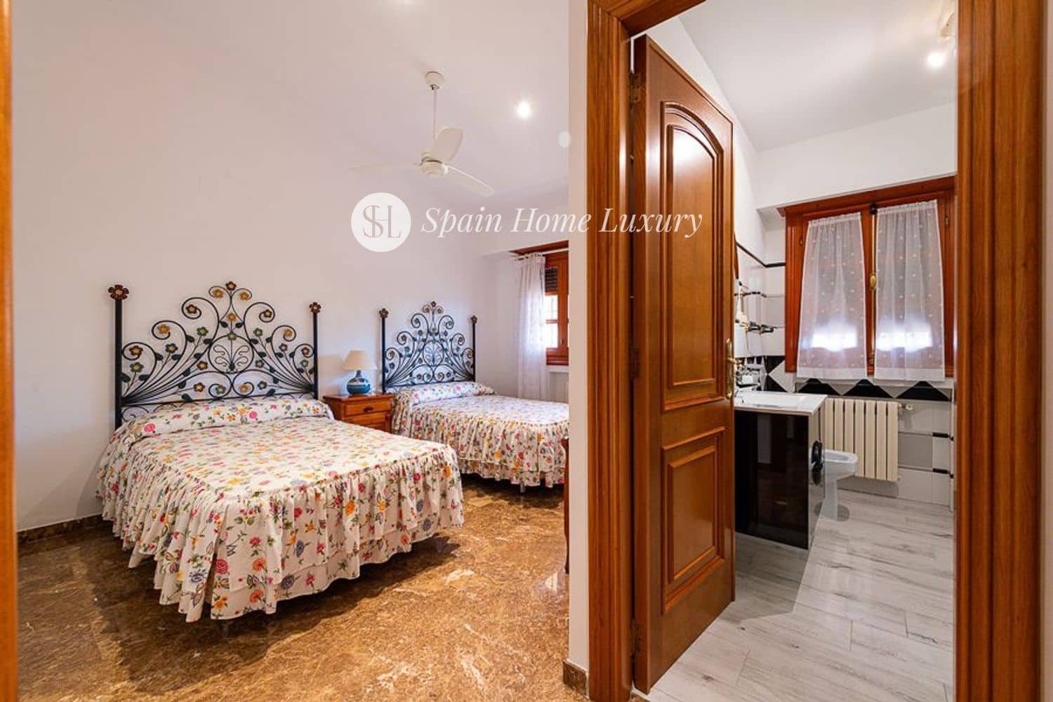 8 makuuhuone Huvila myytävänä paikassa L'Eliana mukana uima-altaan 
autotalli - 2 175 000 € (Ref: 8581835)