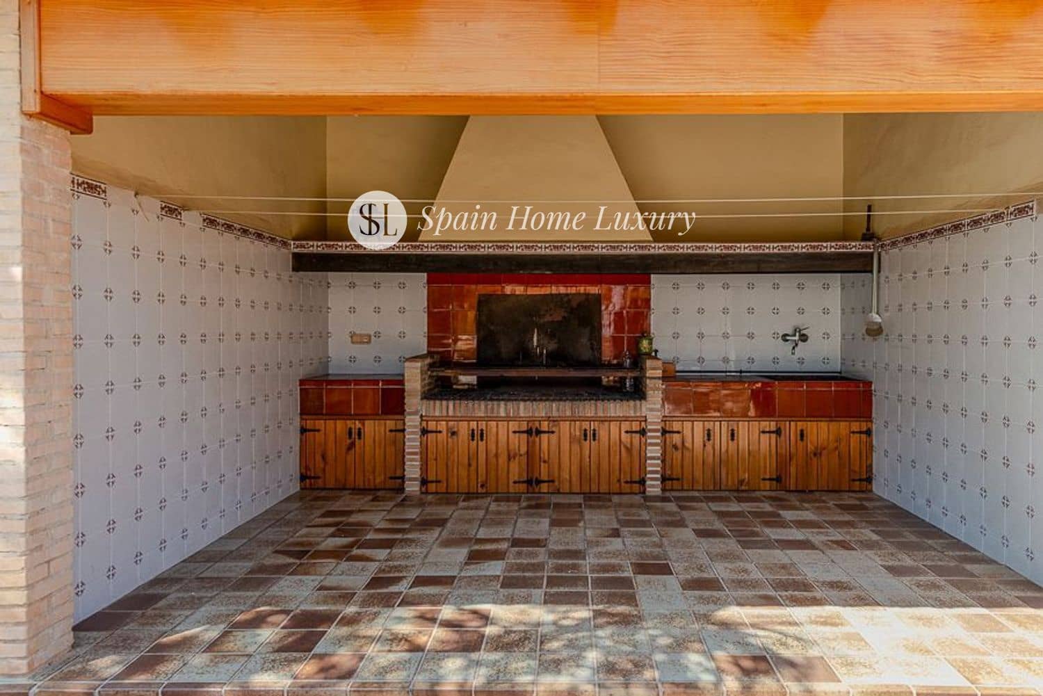 8 makuuhuone Huvila myytävänä paikassa L'Eliana mukana uima-altaan 
autotalli - 2 175 000 € (Ref: 8581835)