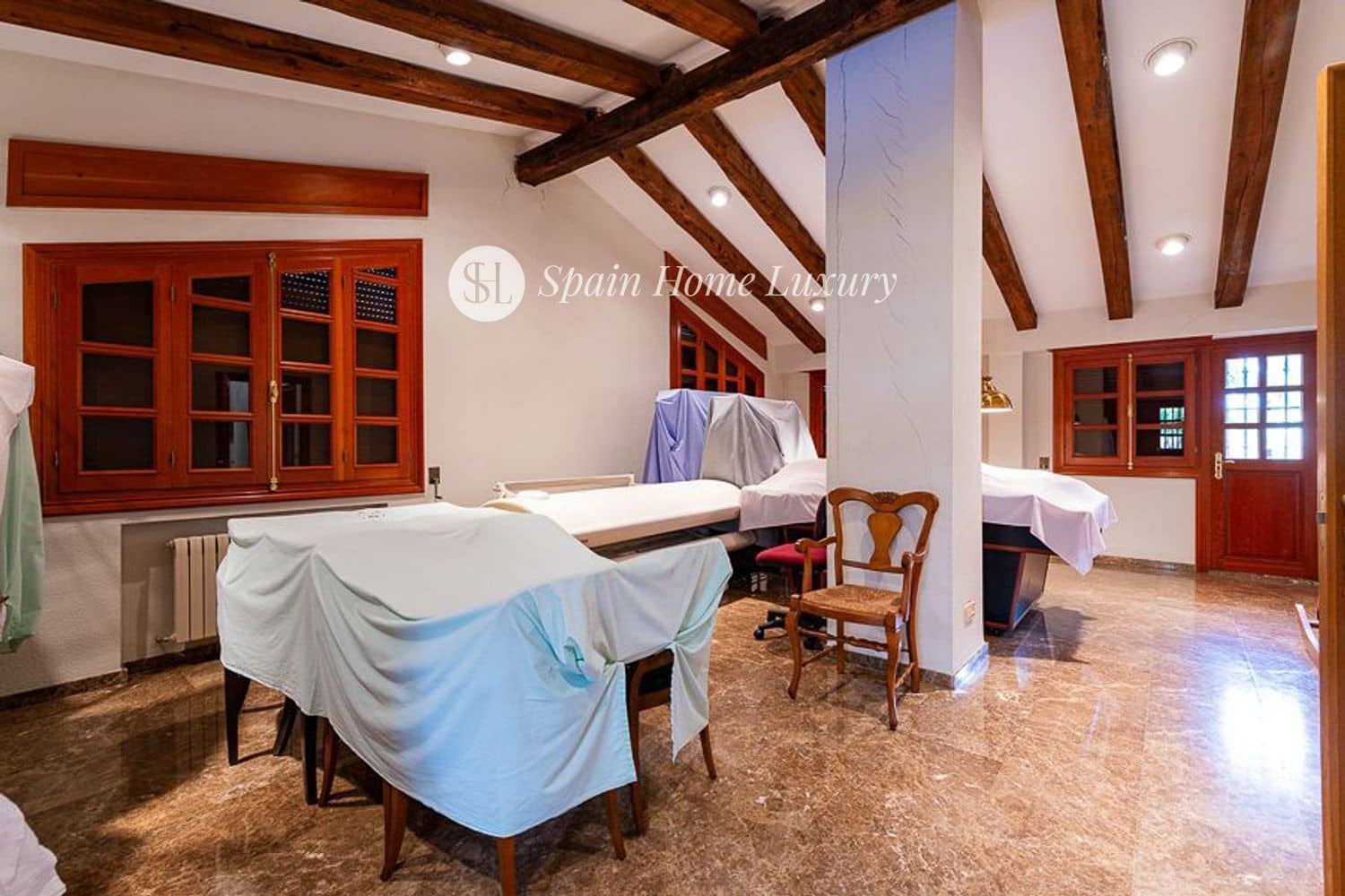 8 makuuhuone Huvila myytävänä paikassa L'Eliana mukana uima-altaan 
autotalli - 2 175 000 € (Ref: 8581835)