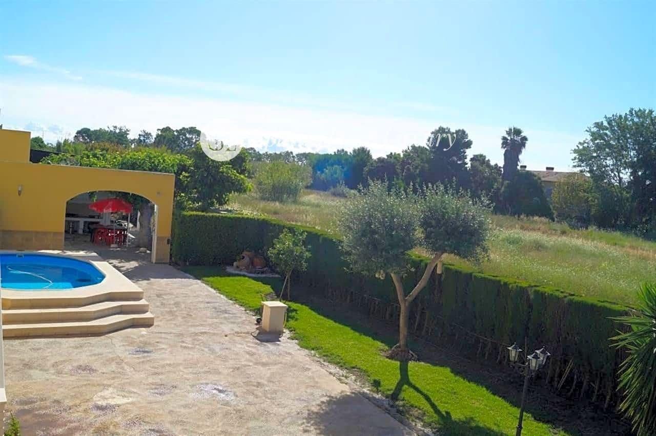 7 soverom Villa til salgs i Oliva med svømmebasseng - € 1 650 000 (Ref: 8658927)