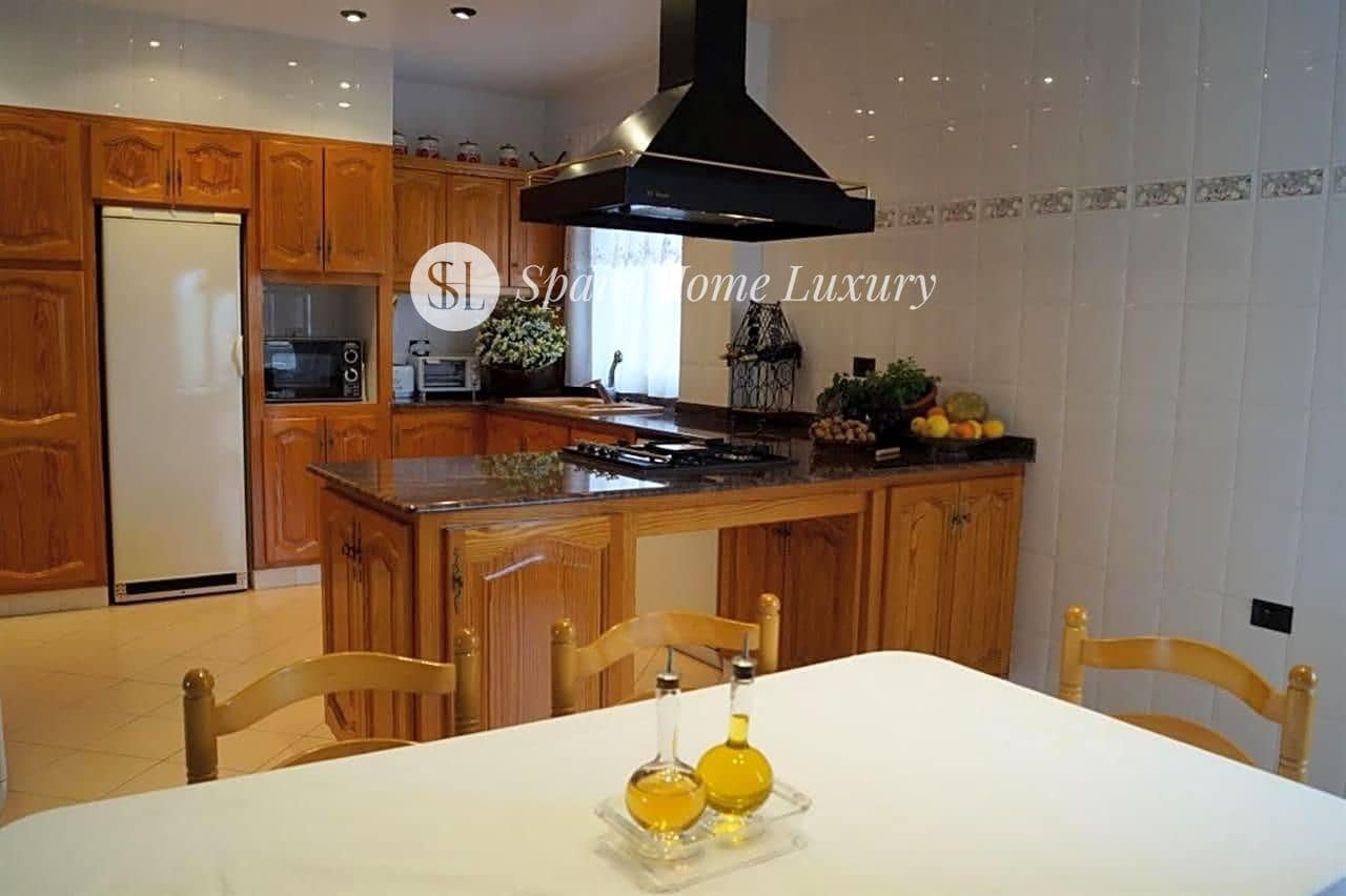 7 soverom Villa til salgs i Oliva med svømmebasseng - € 1 650 000 (Ref: 8658927)