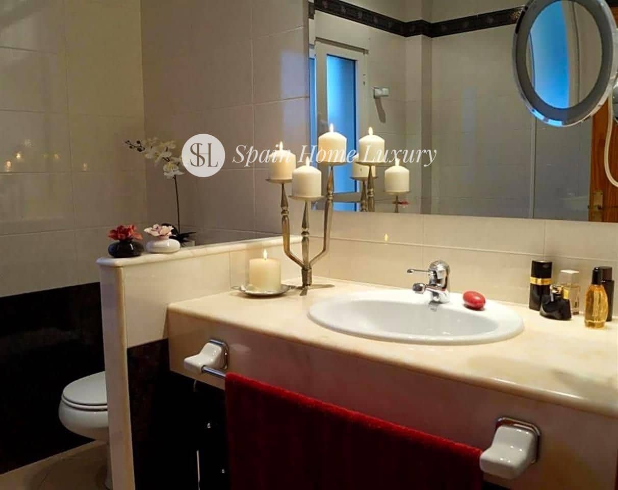 7 soverom Villa til salgs i Oliva med svømmebasseng - € 1 650 000 (Ref: 8658927)