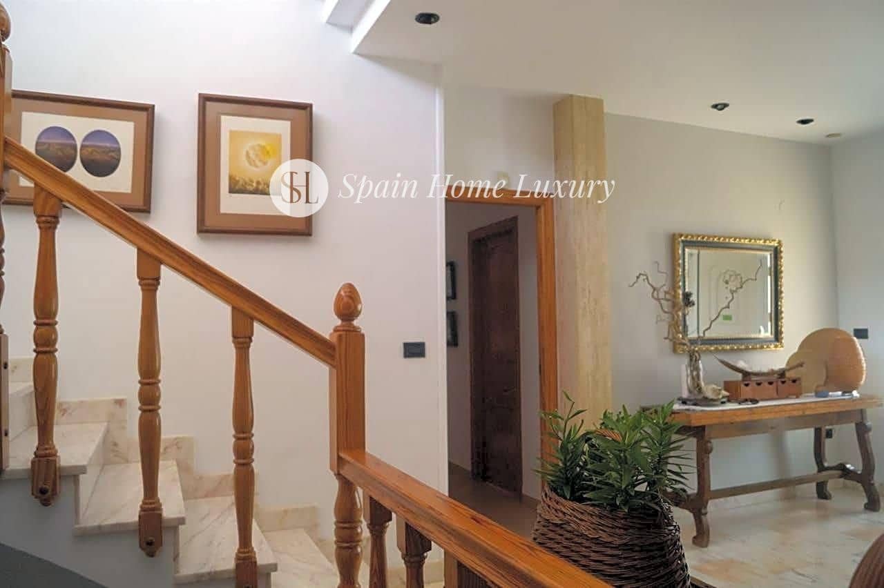 7 soverom Villa til salgs i Oliva med svømmebasseng - € 1 650 000 (Ref: 8658927)