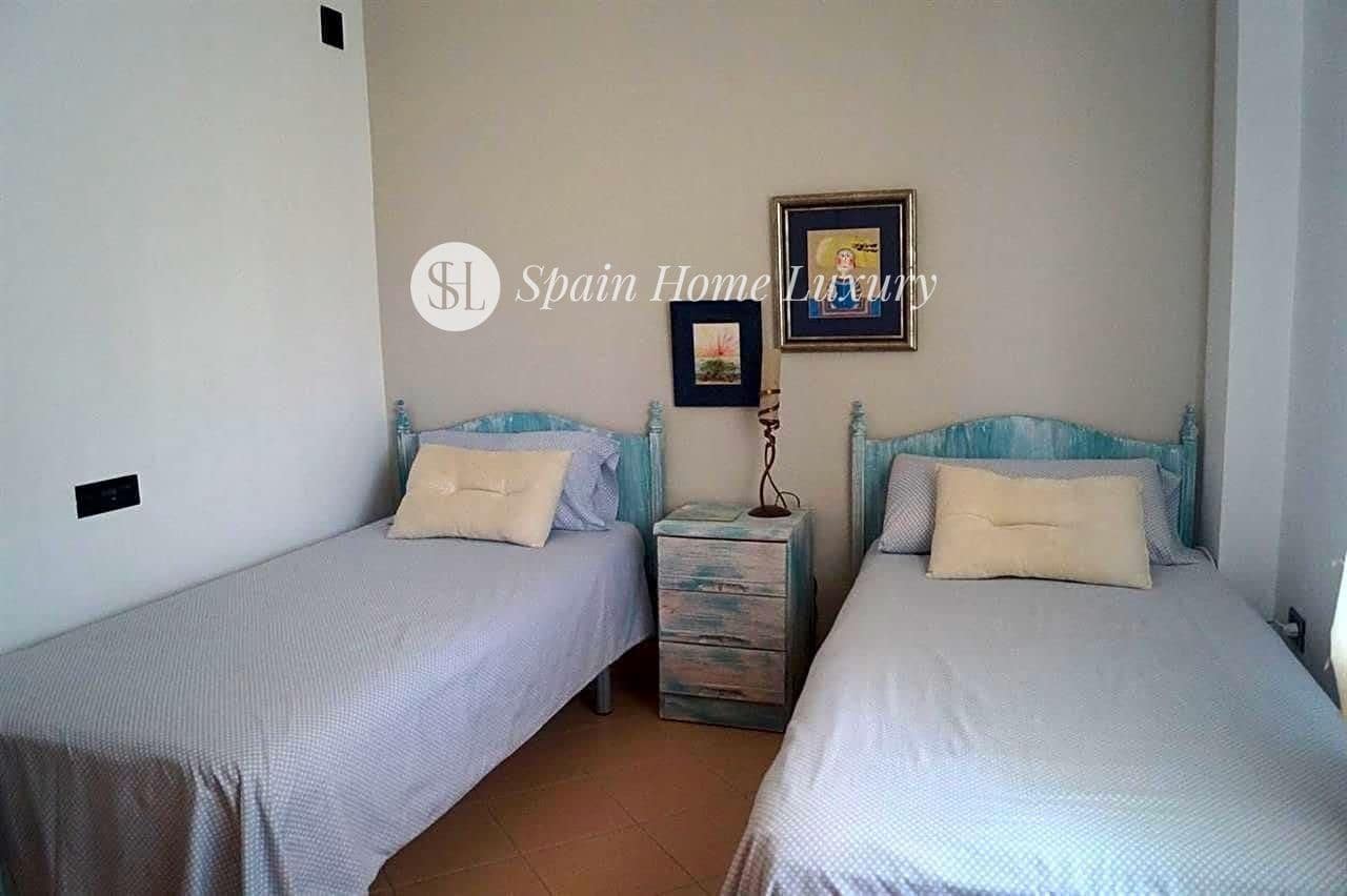 7 soverom Villa til salgs i Oliva med svømmebasseng - € 1 650 000 (Ref: 8658927)