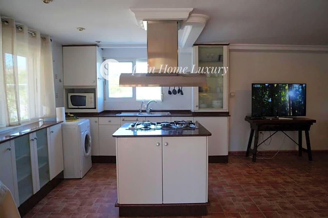 7 soverom Villa til salgs i Oliva med svømmebasseng - € 1 650 000 (Ref: 8658927)