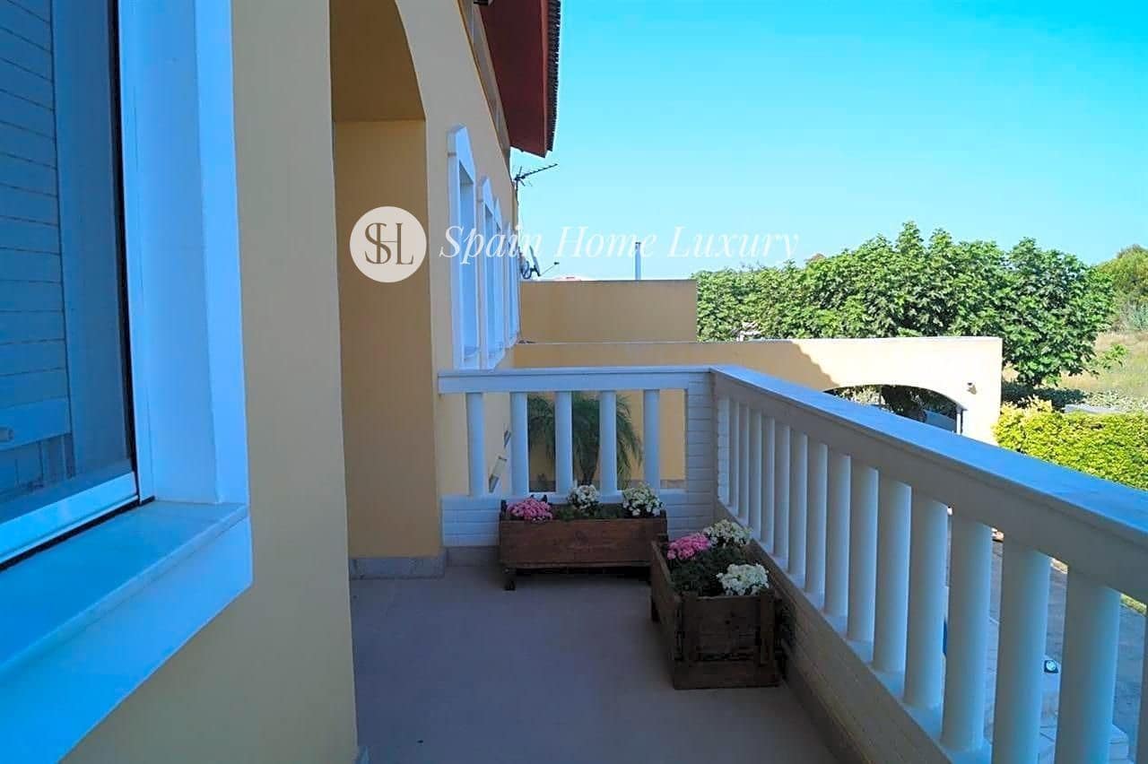 7 soverom Villa til salgs i Oliva med svømmebasseng - € 1 650 000 (Ref: 8658927)