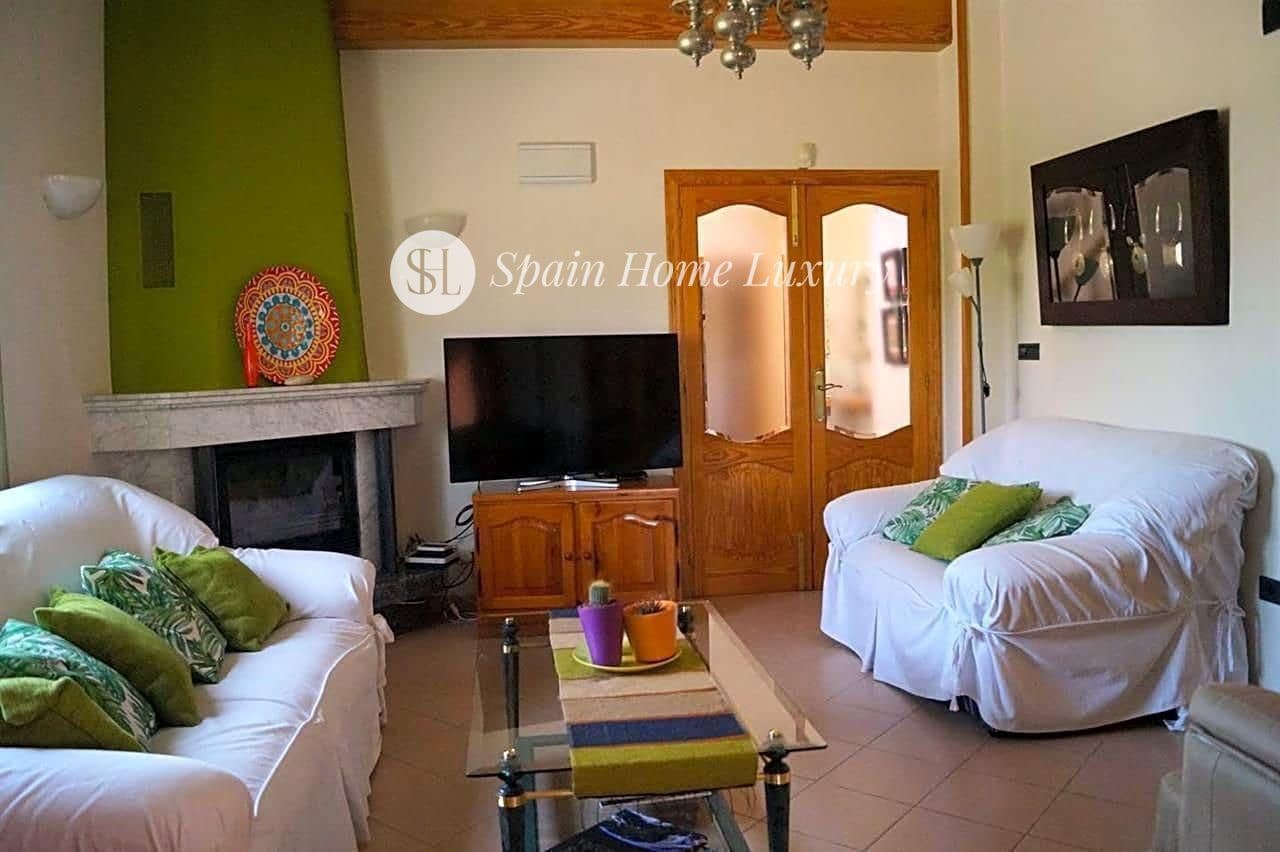 7 soverom Villa til salgs i Oliva med svømmebasseng - € 1 650 000 (Ref: 8658927)