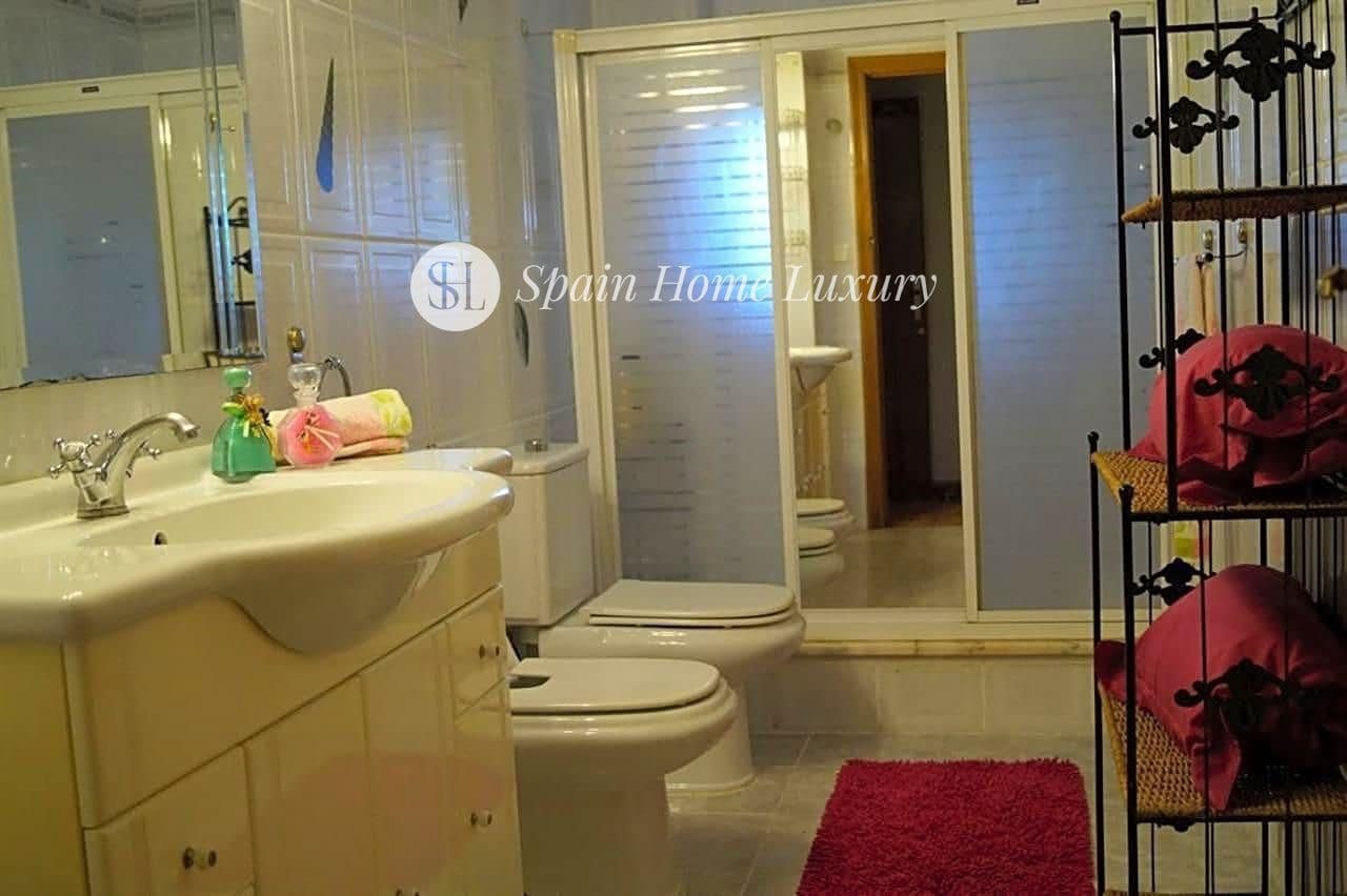 7 soverom Villa til salgs i Oliva med svømmebasseng - € 1 650 000 (Ref: 8658927)