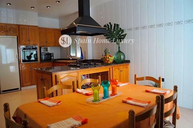 7 soverom Villa til salgs i Oliva Pueblo, Oliva med svømmebasseng - € 1 650 000 (Ref: 8658927)