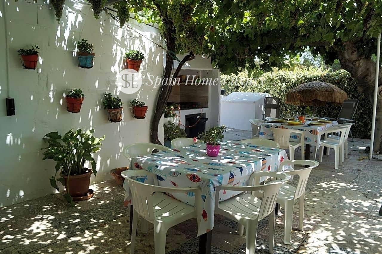 7 soverom Villa til salgs i Oliva med svømmebasseng - € 1 650 000 (Ref: 8658927)