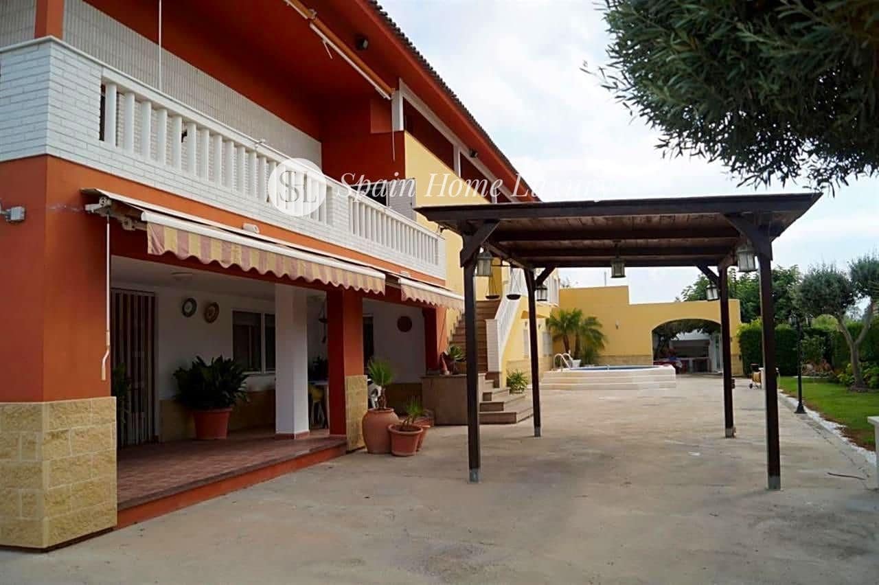 7 soverom Villa til salgs i Oliva med svømmebasseng - € 1 650 000 (Ref: 8658927)