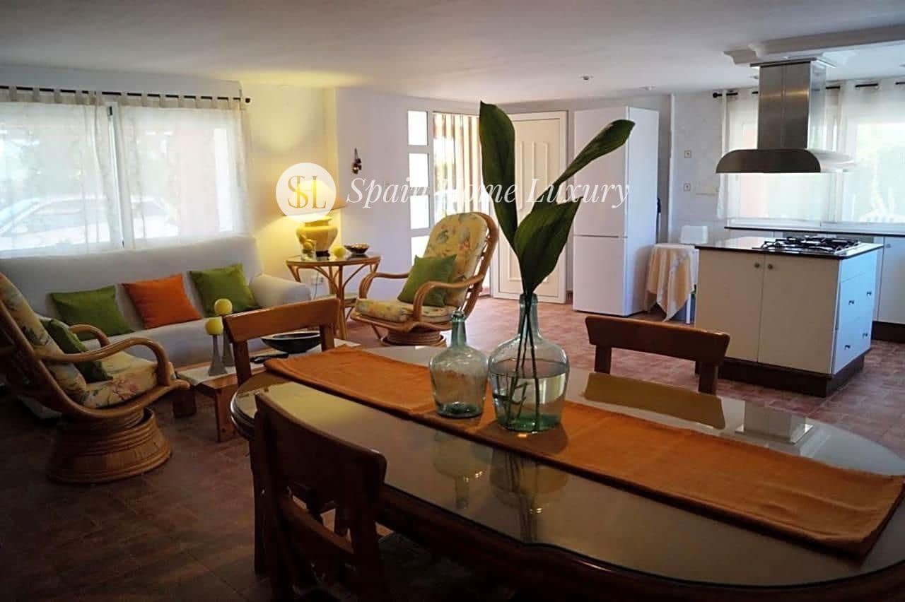 7 soverom Villa til salgs i Oliva med svømmebasseng - € 1 650 000 (Ref: 8658927)