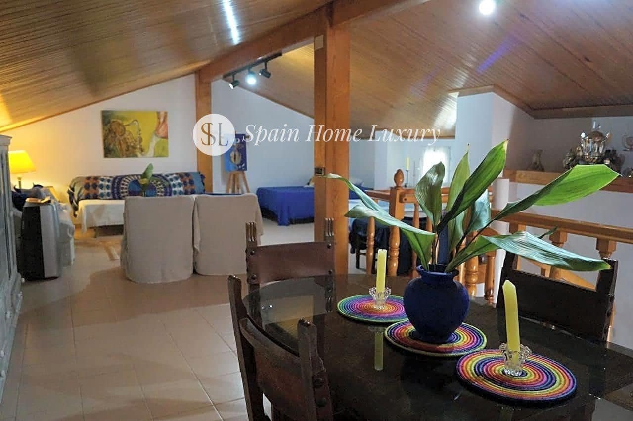 7 soverom Villa til salgs i Oliva med svømmebasseng - € 1 650 000 (Ref: 8658927)