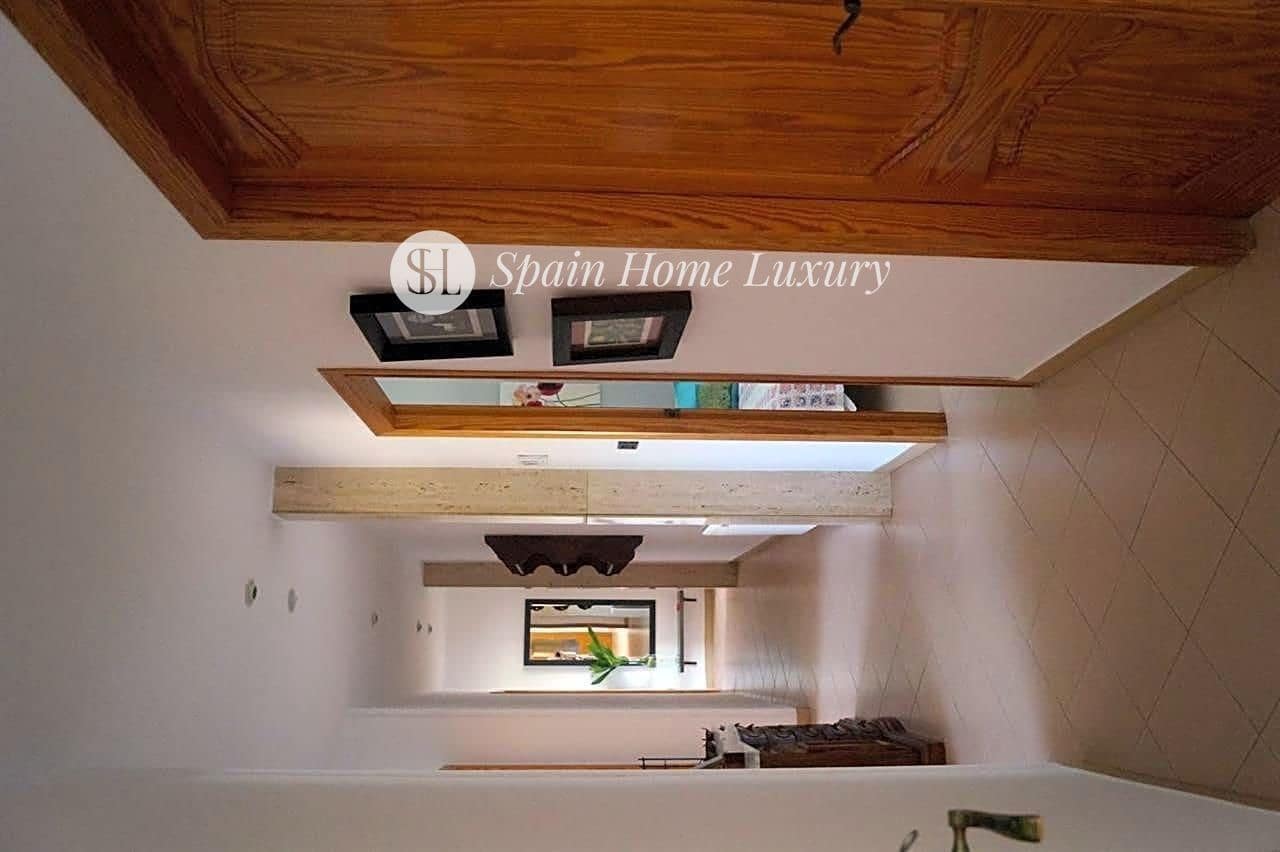 7 soverom Villa til salgs i Oliva med svømmebasseng - € 1 650 000 (Ref: 8658927)