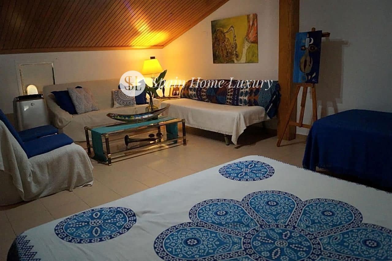 7 soverom Villa til salgs i Oliva med svømmebasseng - € 1 650 000 (Ref: 8658927)