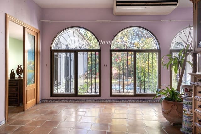 7 soveværelse Villa til salg i La Pobla de Vallbona med swimmingpool garage - € 830.000 (Ref: 8660778)