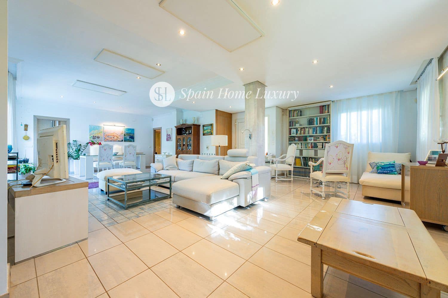 5 soveværelse Villa til salg i La Pobla de Vallbona med swimmingpool garage - € 875.000 (Ref: 8678496)