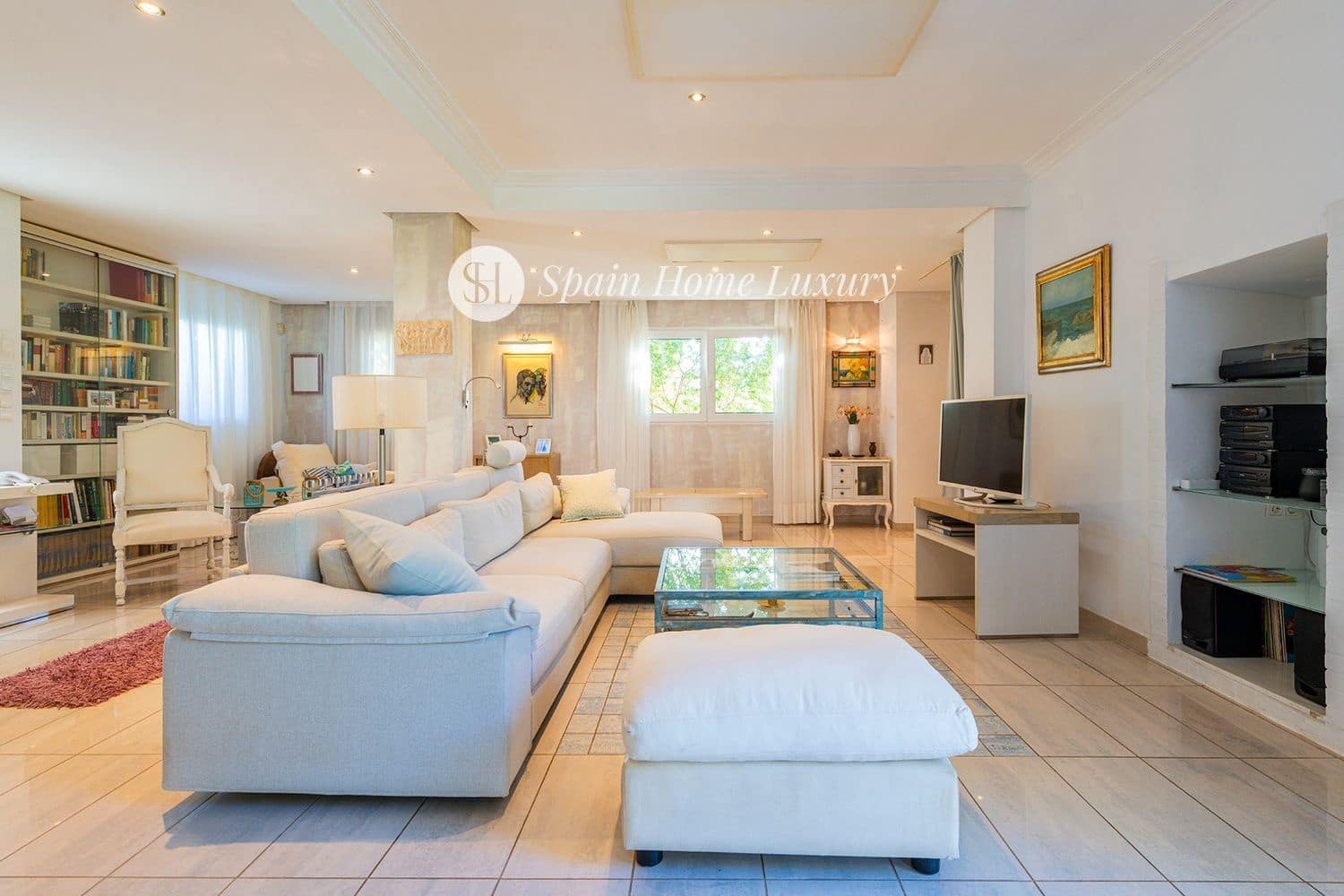 5 soveværelse Villa til salg i La Pobla de Vallbona med swimmingpool garage - € 875.000 (Ref: 8678496)