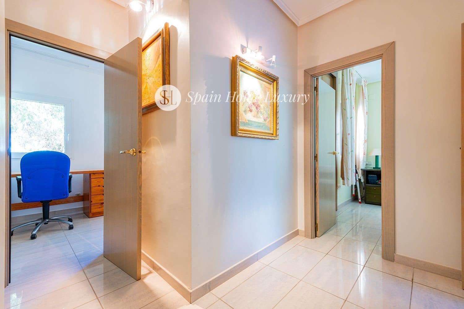 5 soveværelse Villa til salg i La Pobla de Vallbona med swimmingpool garage - € 875.000 (Ref: 8678496)