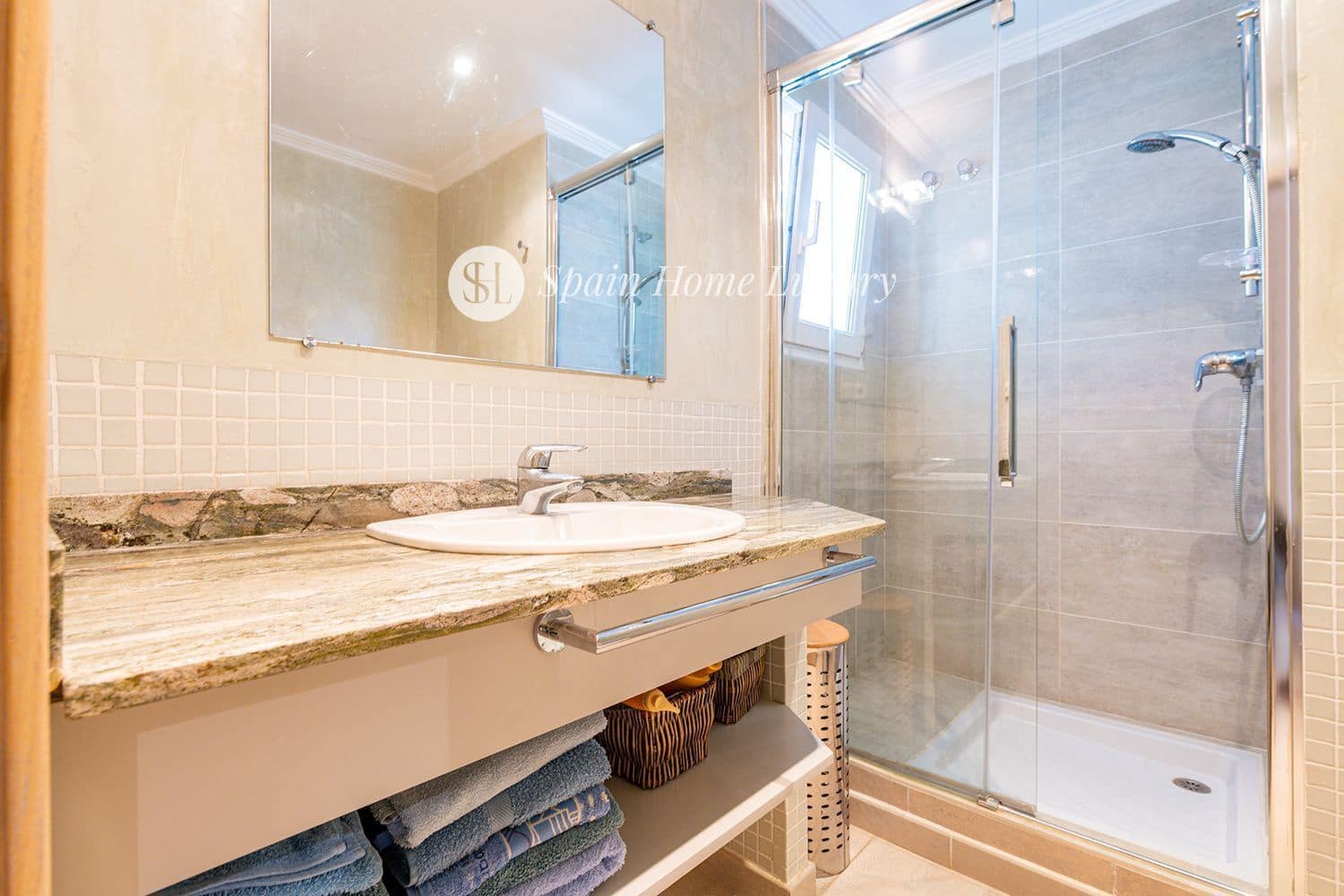 5 soveværelse Villa til salg i La Pobla de Vallbona med swimmingpool garage - € 875.000 (Ref: 8678496)