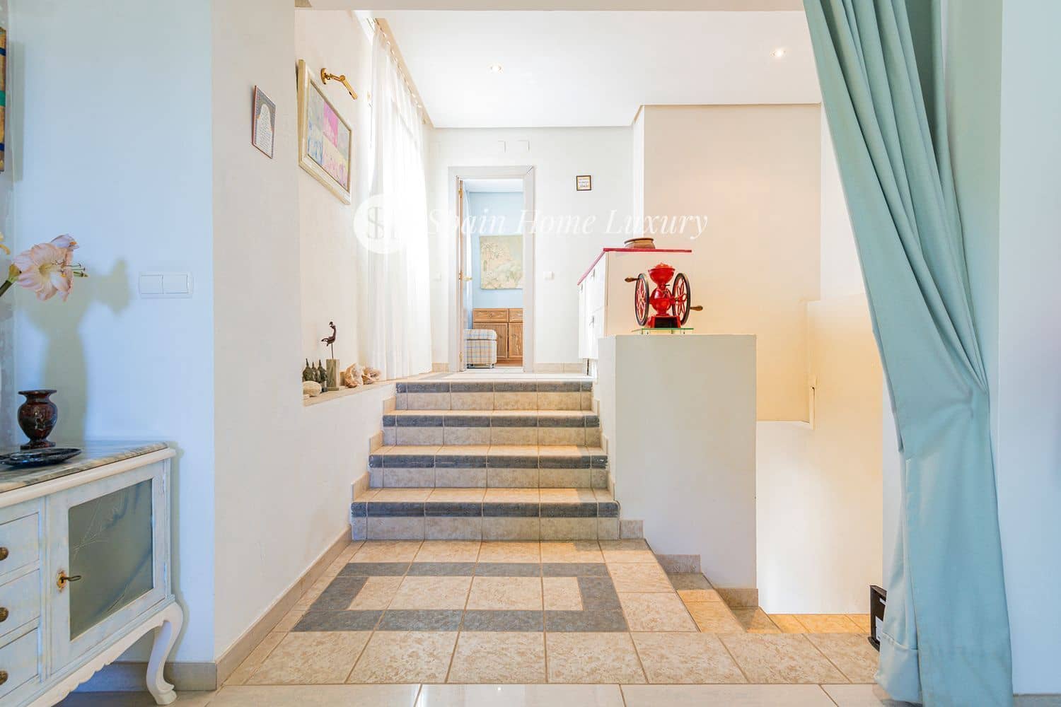 5 soveværelse Villa til salg i La Pobla de Vallbona med swimmingpool garage - € 875.000 (Ref: 8678496)