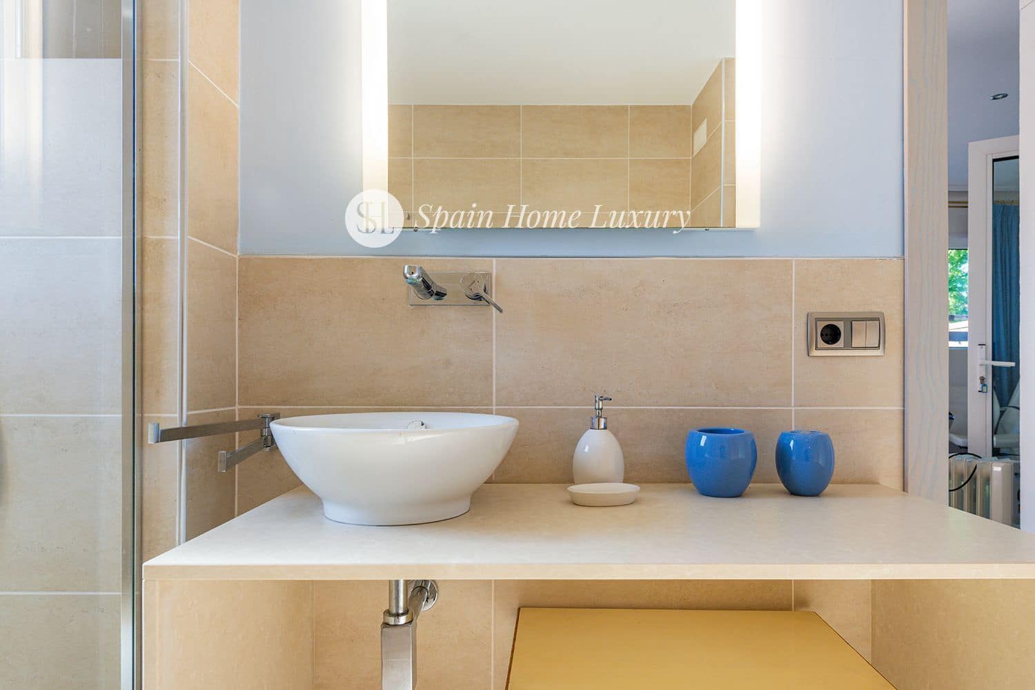 5 soveværelse Villa til salg i La Pobla de Vallbona med swimmingpool garage - € 875.000 (Ref: 8678496)