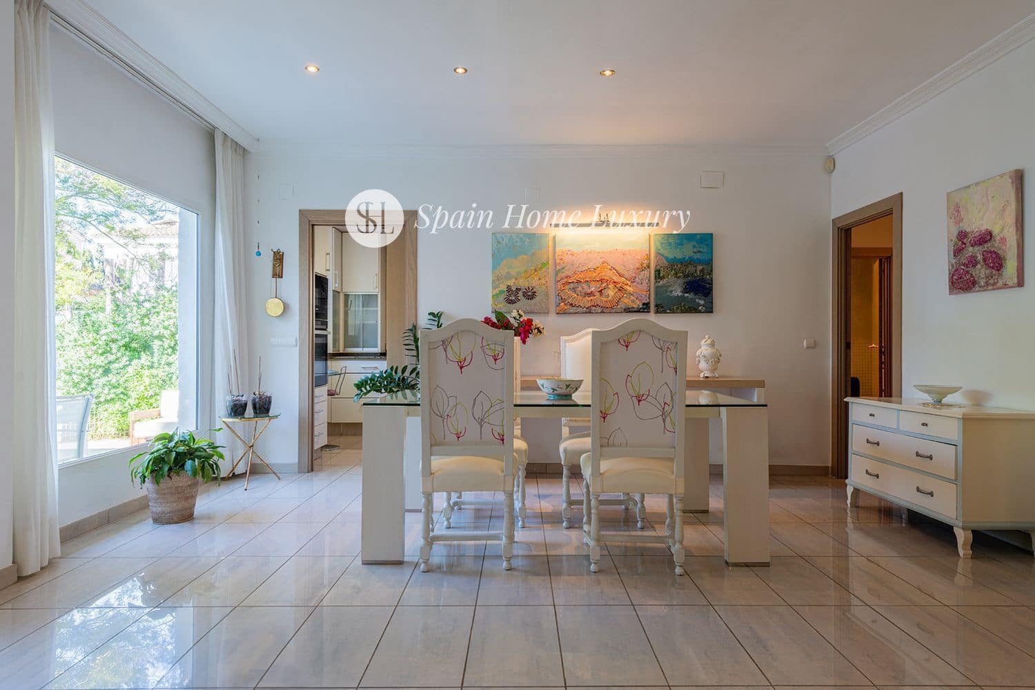 5 soveværelse Villa til salg i La Pobla de Vallbona med swimmingpool garage - € 875.000 (Ref: 8678496)