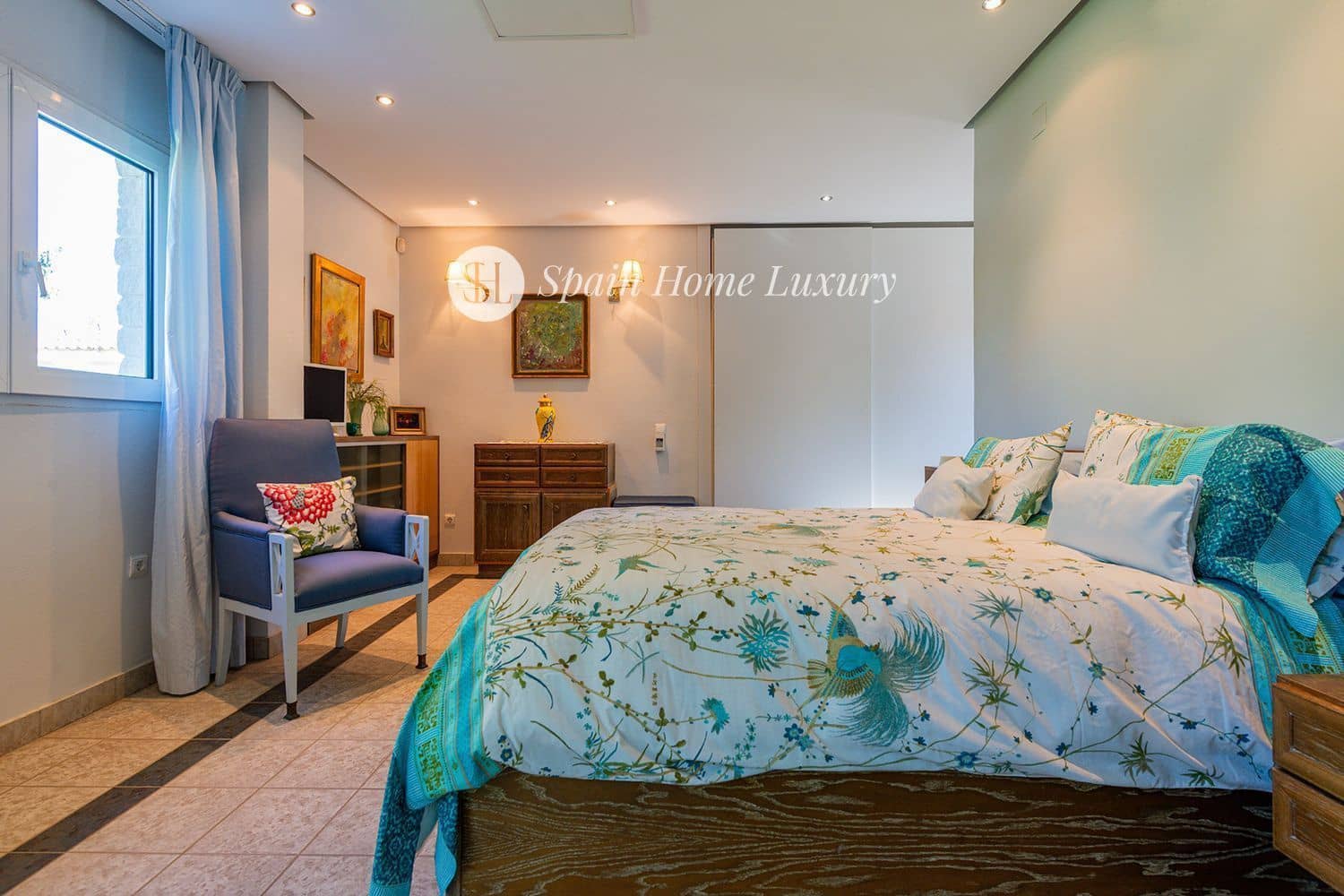 5 soveværelse Villa til salg i La Pobla de Vallbona med swimmingpool garage - € 875.000 (Ref: 8678496)