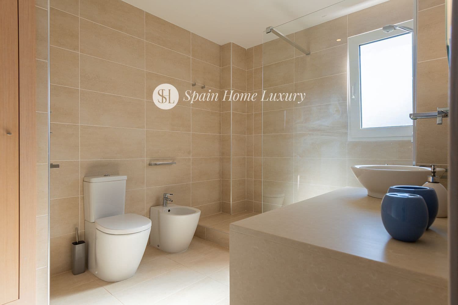 5 soveværelse Villa til salg i La Pobla de Vallbona med swimmingpool garage - € 875.000 (Ref: 8678496)