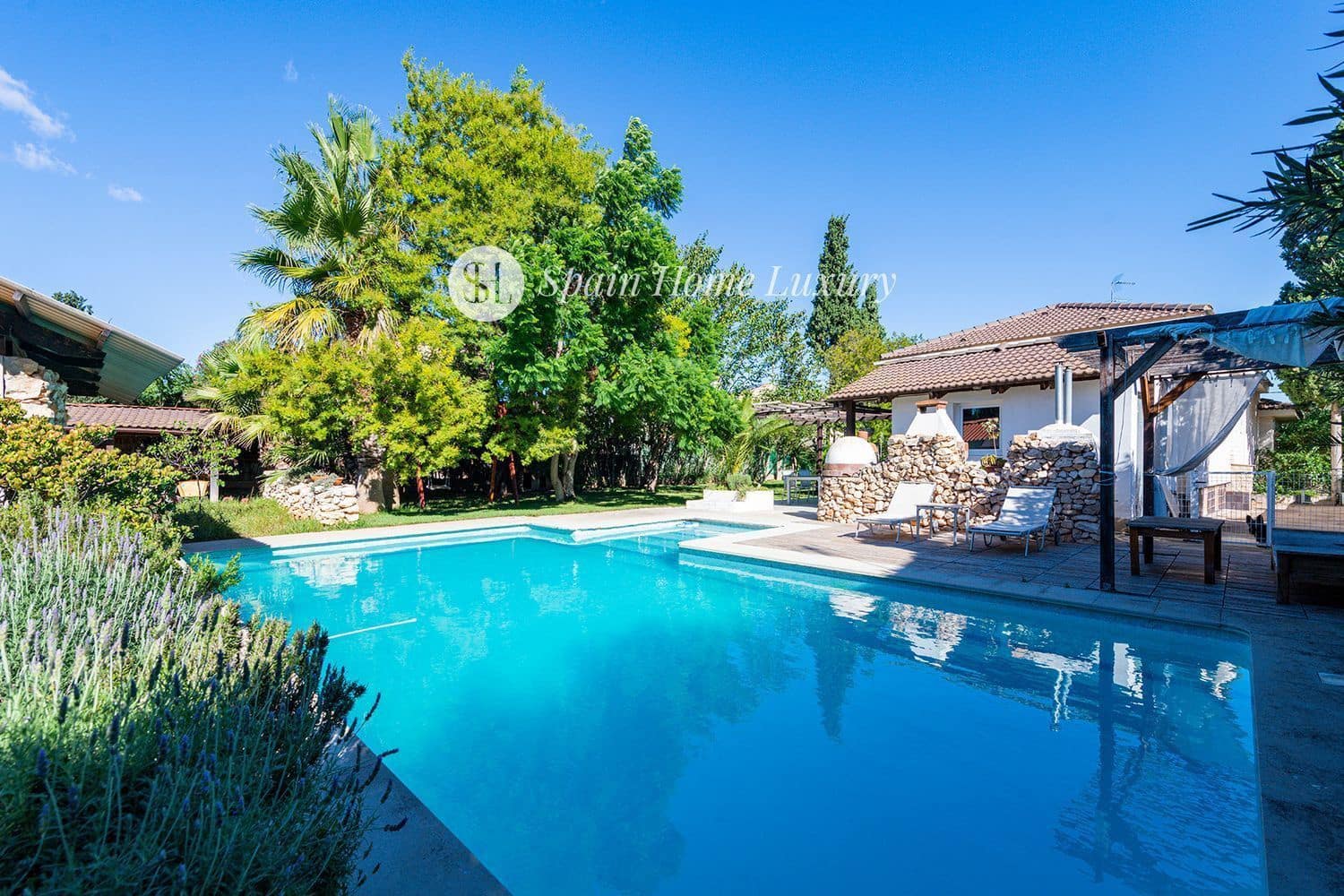 5 soveværelse Villa til salg i La Pobla de Vallbona med swimmingpool garage - € 875.000 (Ref: 8678496)