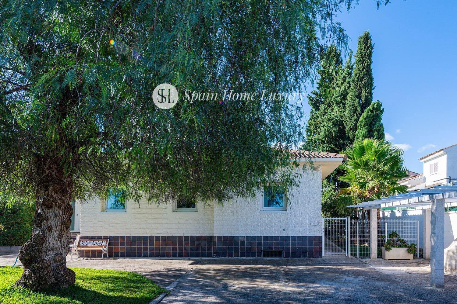 5 soveværelse Villa til salg i La Pobla de Vallbona med swimmingpool garage - € 875.000 (Ref: 8678496)