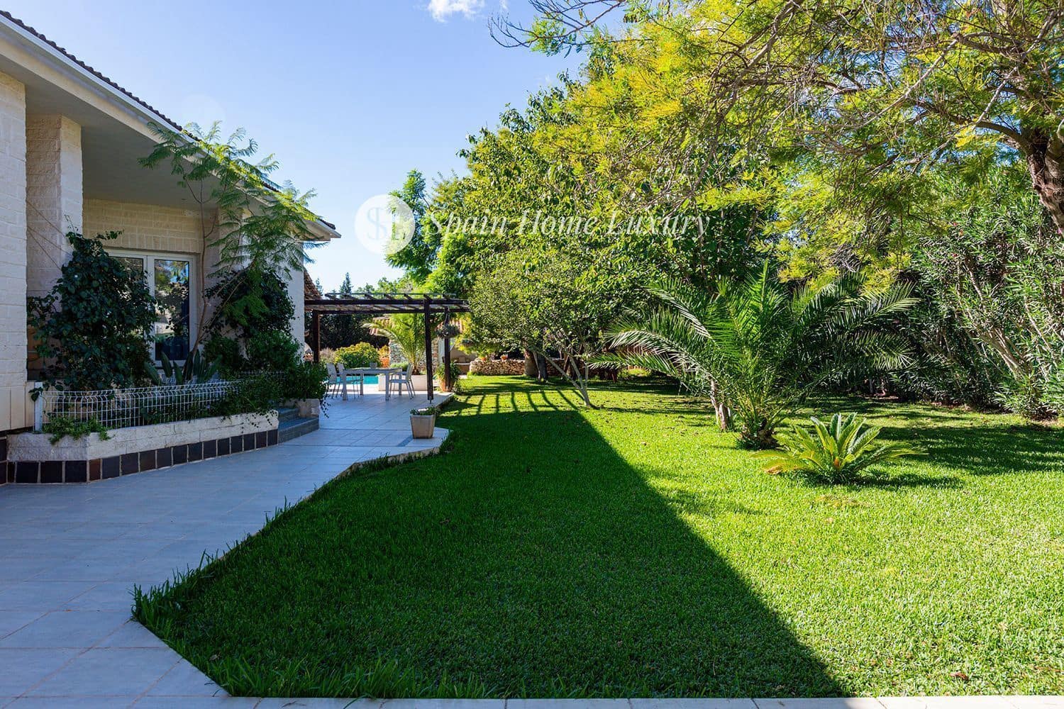 5 soveværelse Villa til salg i La Pobla de Vallbona med swimmingpool garage - € 875.000 (Ref: 8678496)