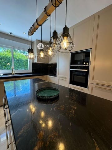 4 makuuhuone Huvila myytävänä paikassa Bétera mukana uima-altaan 
autotalli - 875 000 € (Ref: 8698754)